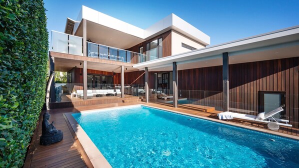 A heated pool - Blairgowrie Bay Villa | Luxe Pool & Beachfront (Blairgowrie)