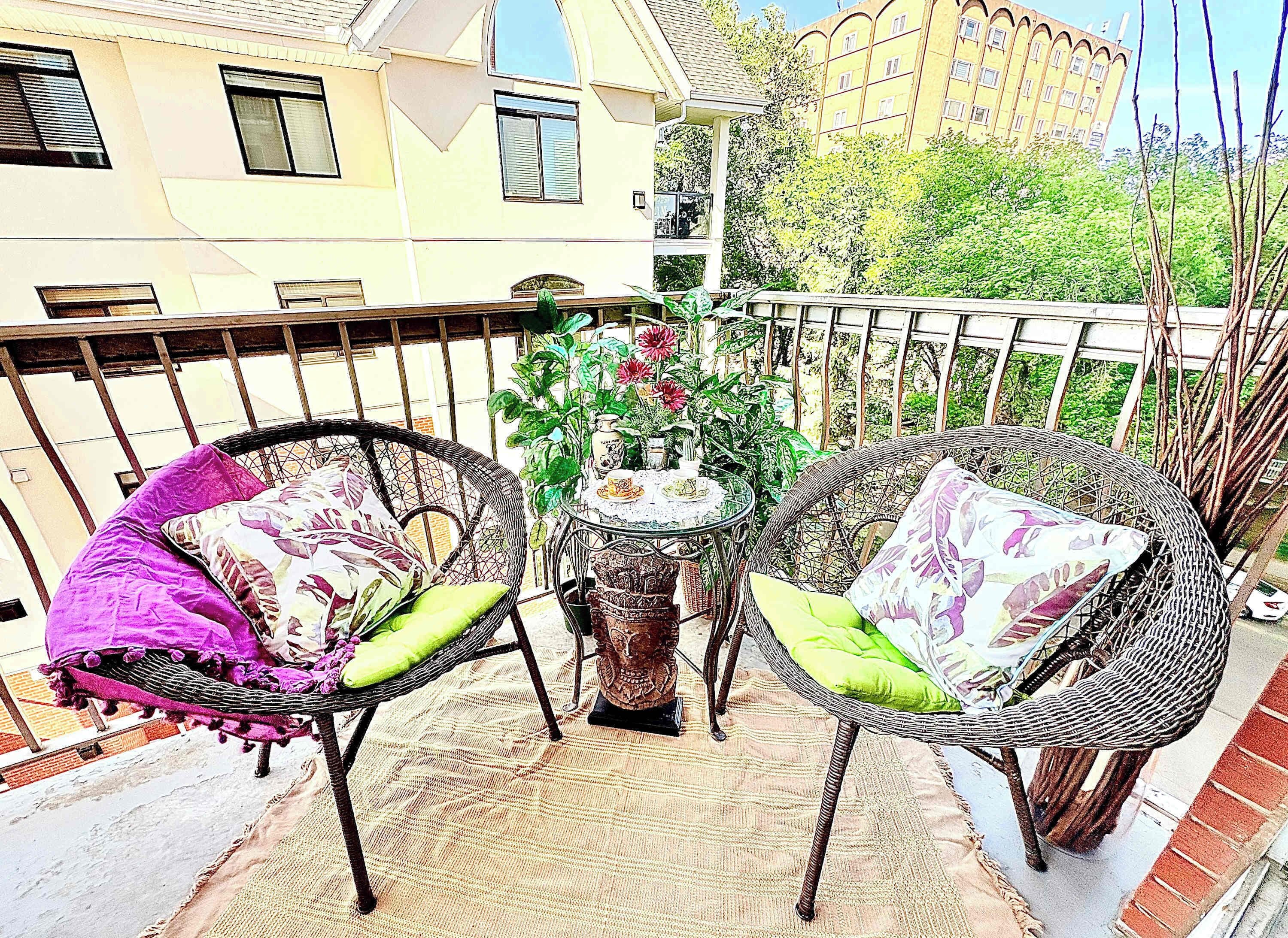 City Condo, Kitchen, Courtyard View | Balcony