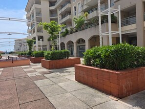 Property grounds - Nice apartment for 4 guests with A/C, pool, WIFI, TV and terrace (Vallauris)