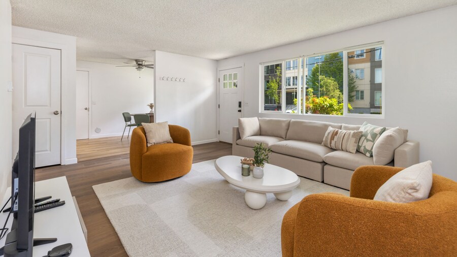 Comfortable Townhouse in Ash Way Lynnwood