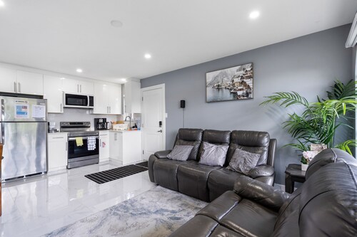 Cozy 3BR Basement Suite Near Fraser River