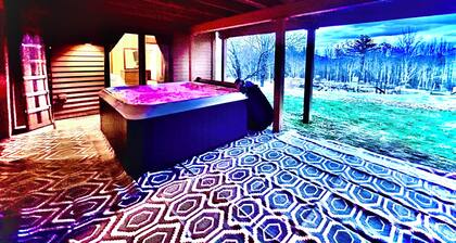 Family-Friendly Windham Estate, Swimming Pond, Spa