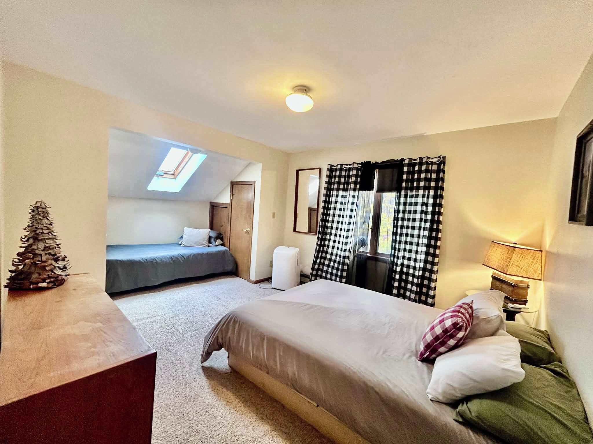 8 chambres, fer et planche à repasser, lit parapluie, Wi-Fi