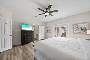 4 bedrooms, free WiFi, bed sheets, wheelchair access