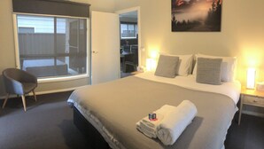 House | 3 bedrooms, free WiFi - Abalina Cottages Cherry lane (Bright)