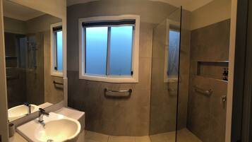 House | Bathroom | Separate tub and shower, hair dryer, towels, soap