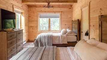 7 bedrooms, iron/ironing board, WiFi, bed sheets