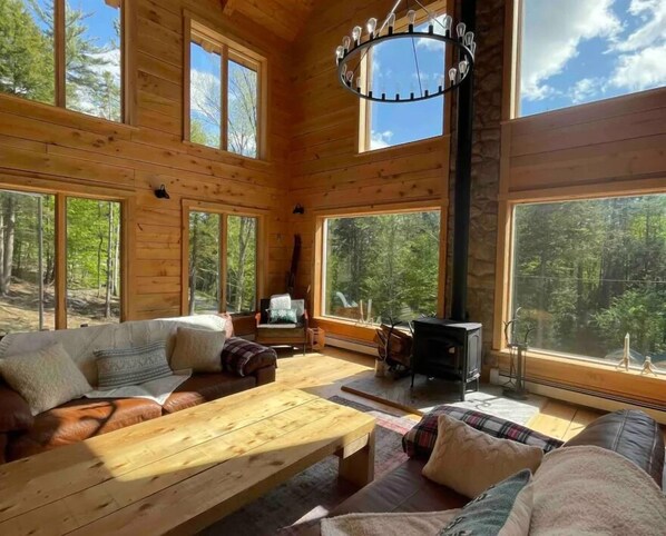 Smart TV, fireplace, offices