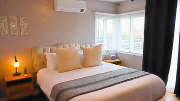 3 habitaciones, escritorio, tabla de planchar con plancha y wifi