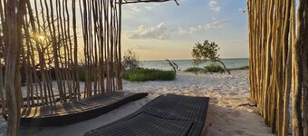 Baakél Nah Seaside Heaven by LAHOS