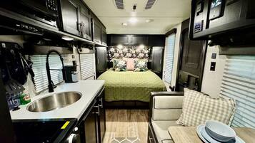 1 bedroom, iron/ironing board, WiFi, bed sheets