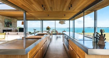 Waiheke Island Coastal Retreat
