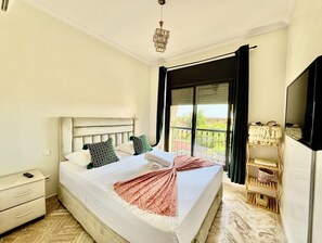 2 bedrooms, iron/ironing board, WiFi, bed sheets