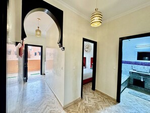 2 bedrooms, iron/ironing board, WiFi, bed sheets