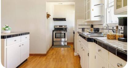 Charming 2-bedroom house in wonderful Angels Camp with WiFi, AC