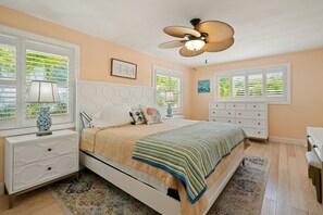 4 bedrooms, desk, iron/ironing board, travel cot - Tropical Villa Retreat | Pool & Hot Tub (Key Largo)