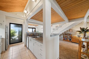 Apartment | 2 bedrooms, Internet - Kahana Village 26 in Lahaina (Lahaina)