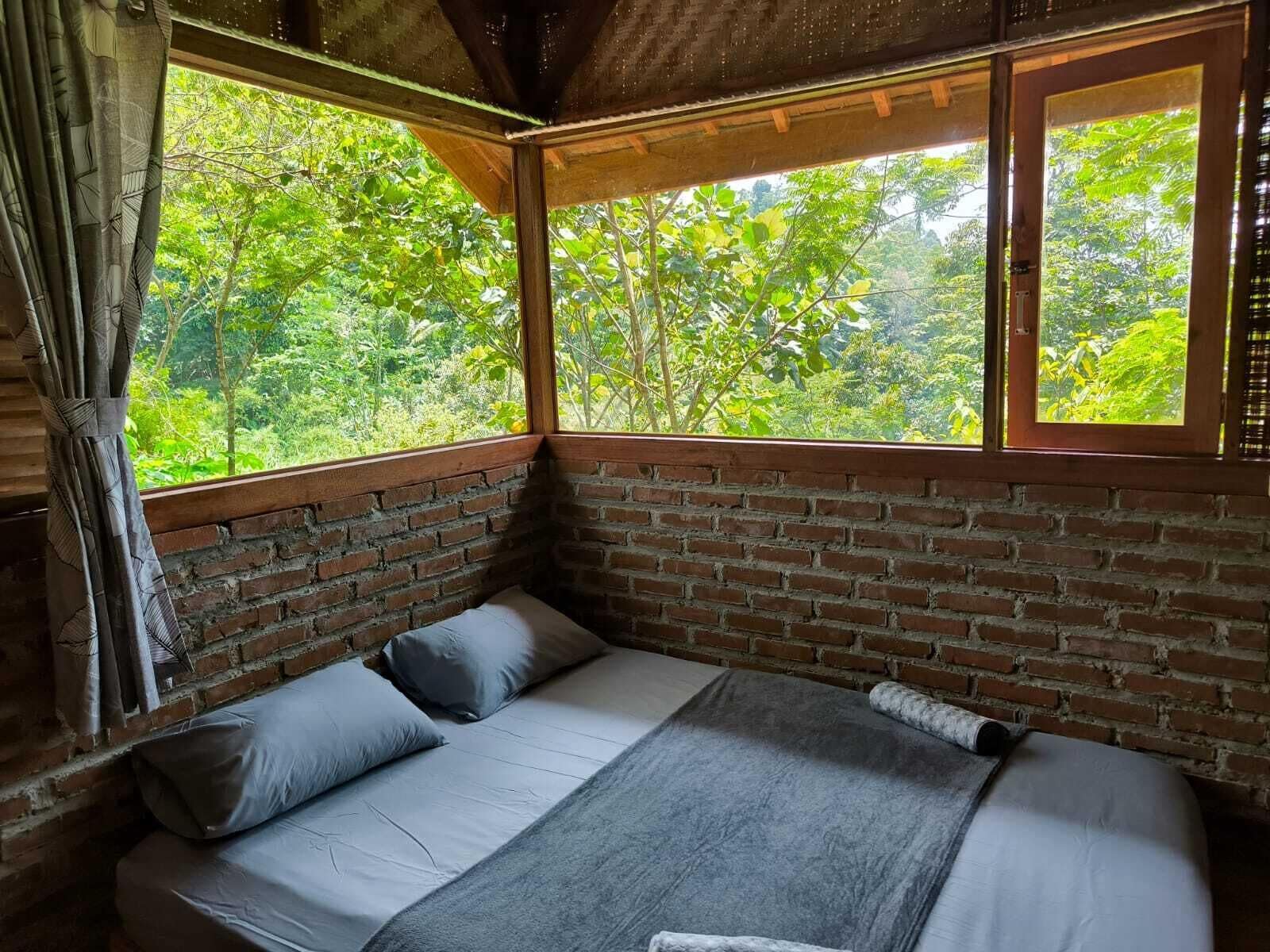 Wi-Fi gratuit, draps fournis