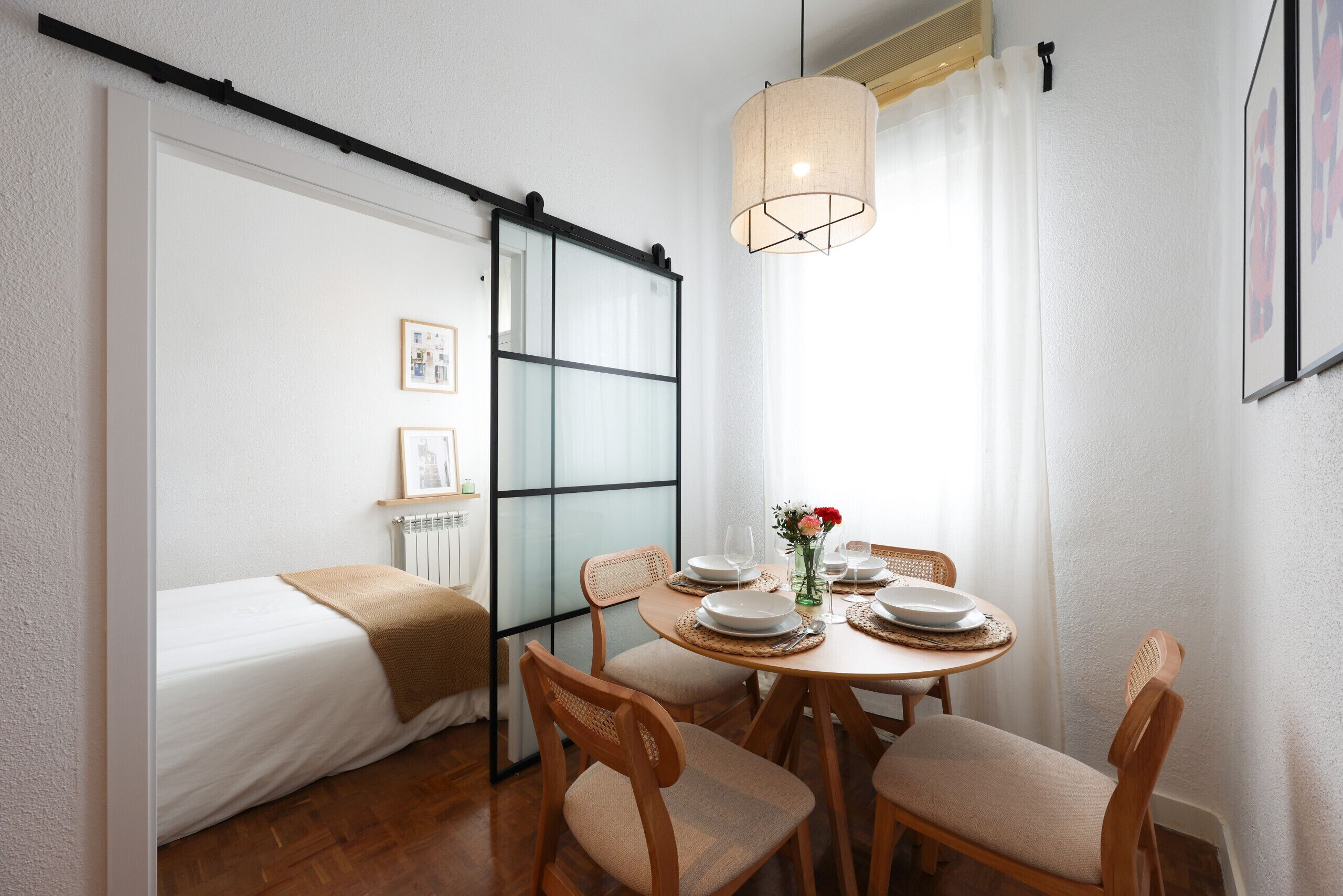 Iron/ironing board, free WiFi, bed sheets