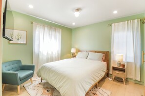 2 chambres, fer et planche à repasser, Wi-Fi, draps fournis