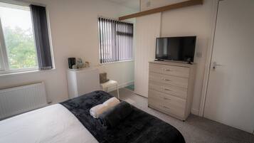 Comfort Double Room | Bathroom | Shower, hair dryer, towels, soap