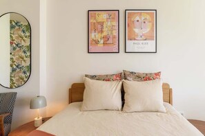 1 slaapkamer, een strijkplank/strijkijzer, reisbedje, gratis wifi