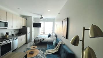 1 bedroom, iron/ironing board, free WiFi, bed sheets