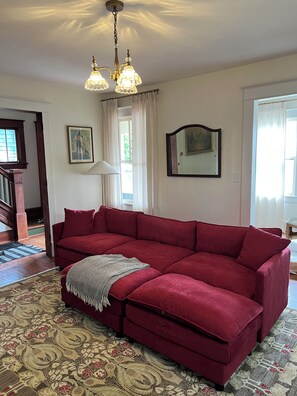 Smart TV - Newly renovated three bedroom home in Oneonta. (Oneonta)