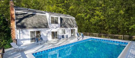 Outdoor pool, a heated pool