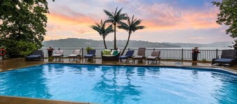 Luxury Lakefront Escape w/ Pool, Hot Tub & Theater