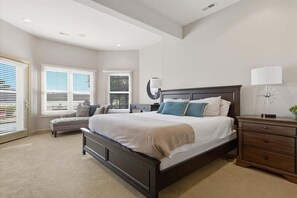 5 bedrooms, desk, iron/ironing board, free WiFi