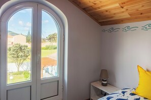 2 室のベッドルーム、アイロン / アイロン台、WiFi、ベッドシーツ