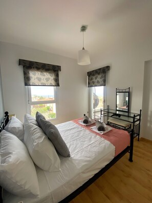 2 bedrooms, iron/ironing board, free WiFi, bed sheets