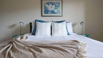 Desk, iron/ironing board, free WiFi, bed sheets