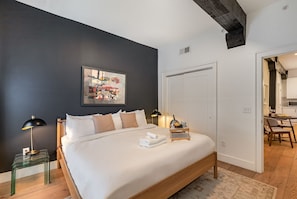 2 bedrooms, iron/ironing board, travel cot, free WiFi