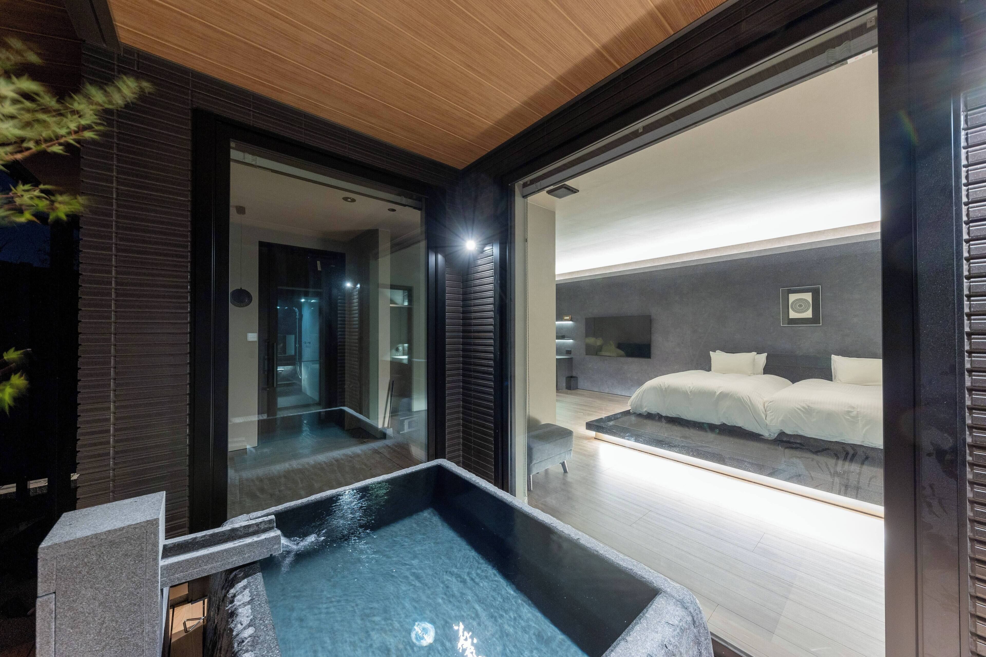 Værelse med 2 enkeltsenge - ikke-ryger | Badeværelse | Gratis toiletartikler, hårtørrer, hjemmesko, håndklæder