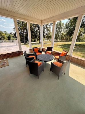 Outdoor dining