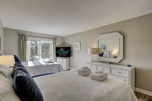 2 bedrooms, desk, iron/ironing board, free WiFi - Walk to the Beach from 31 The Moorings – Free Amenities & Luxe Comfort (Hilton Head Island)