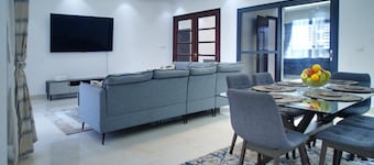 Magnificent 3 bedroom in the heart of almadie