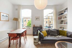 TV - GuestReady - Stylish 1bed in Islington (London)