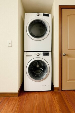 Interior - Springfield | Central 2BD/1BA Condo - Downtown SGF (Springfield)