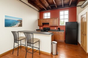 Fridge, microwave, oven, stovetop - Springfield | Central 2BD/1BA Condo - Downtown SGF (Springfield)