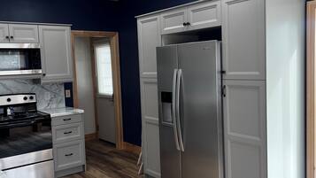 Micro-ondas, fogão, cooktop, lava-louças