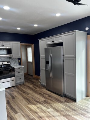 Micro-ondas, fogão, cooktop, lava-louças