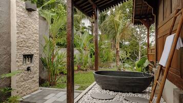 Villa, 1 habitación, vistas al valle | Baño | Artículos de higiene personal gratuitos, secador de pelo y toallas