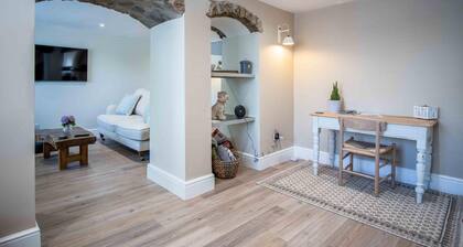 Wood Cottage - 3 Bedroom - Bishopston Swansea