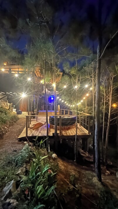 Charming 3-bedroom tiny home with WiFi, AC in quaint El Cope