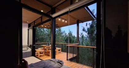 Charming 2-bedroom tiny home with WiFi, AC in quaint El Cope