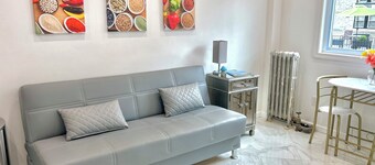 Cozy 1-Bedroom Apartment 15 Minutes To Manhattan!