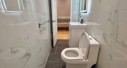 Cozy 1-Bedroom Apartment 15 Minutes To Manhattan!